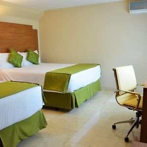 Queen Suite Two Beds